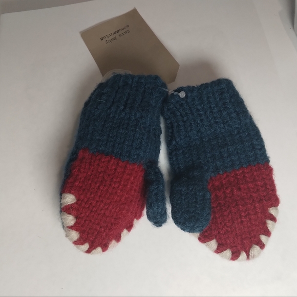 Mittens - Picture 5 of 5